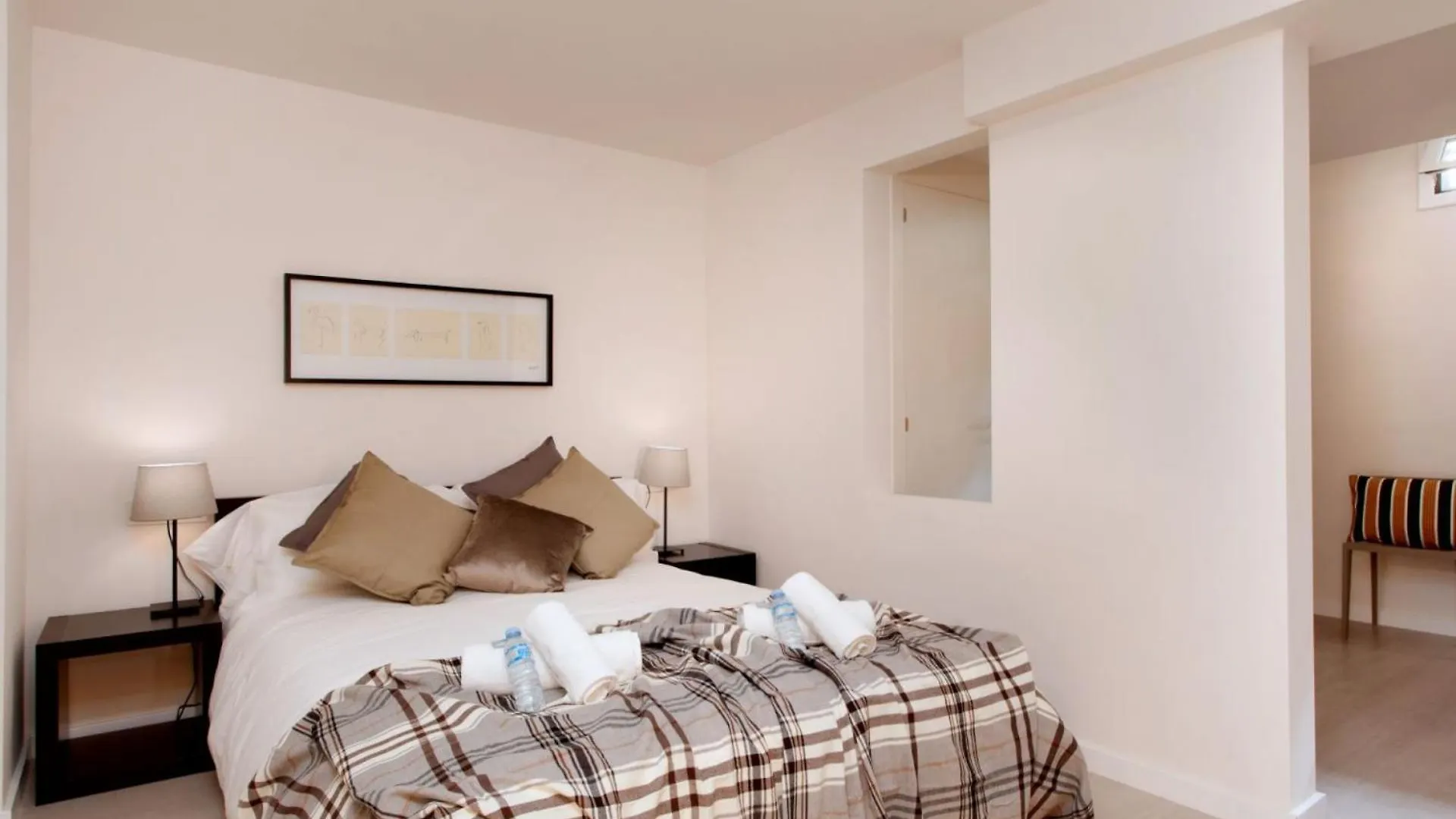 Urban Town Suites IV Barcelona Apartmán