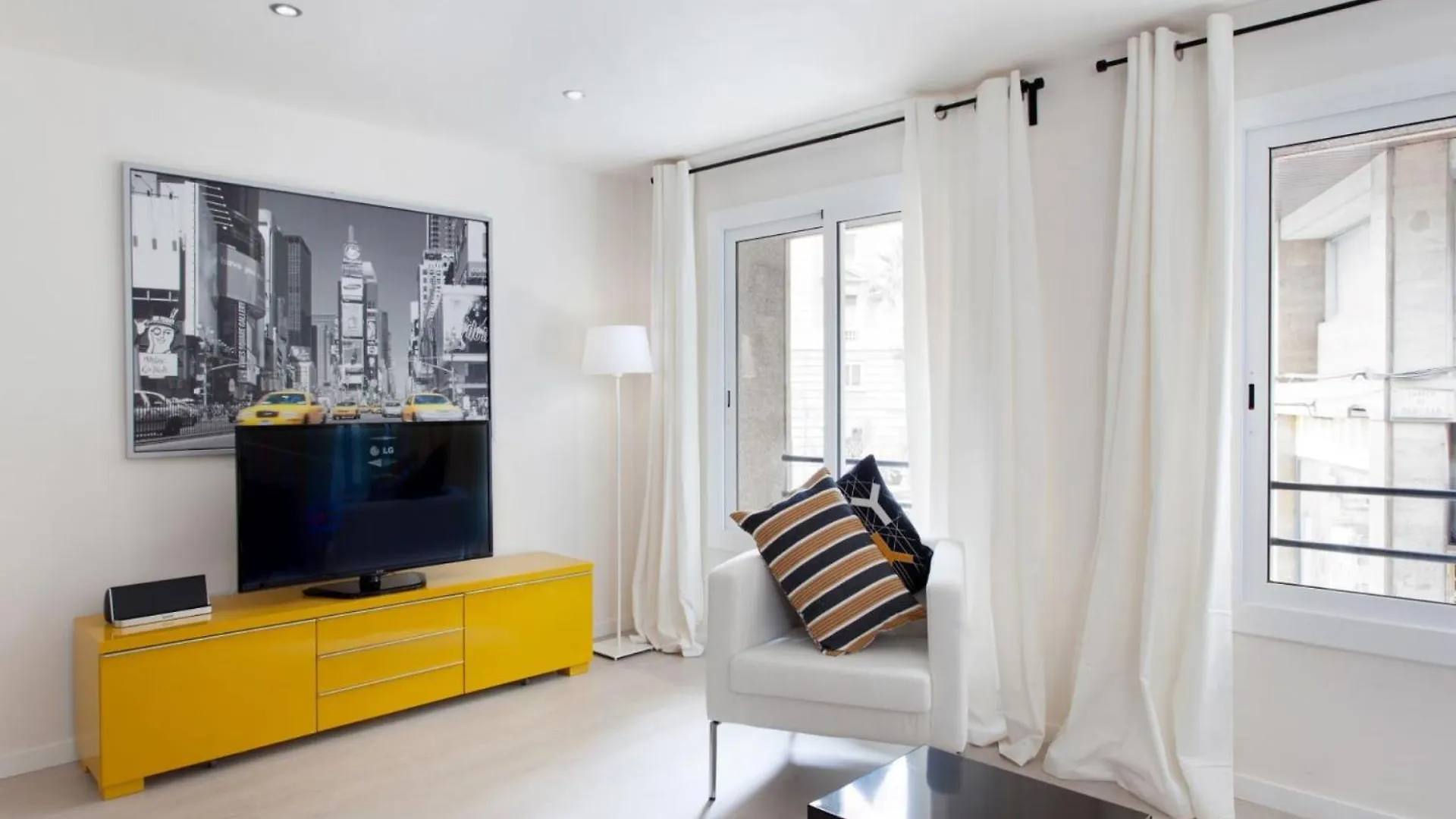 Urban Town Suites IV 0*, Barcelona