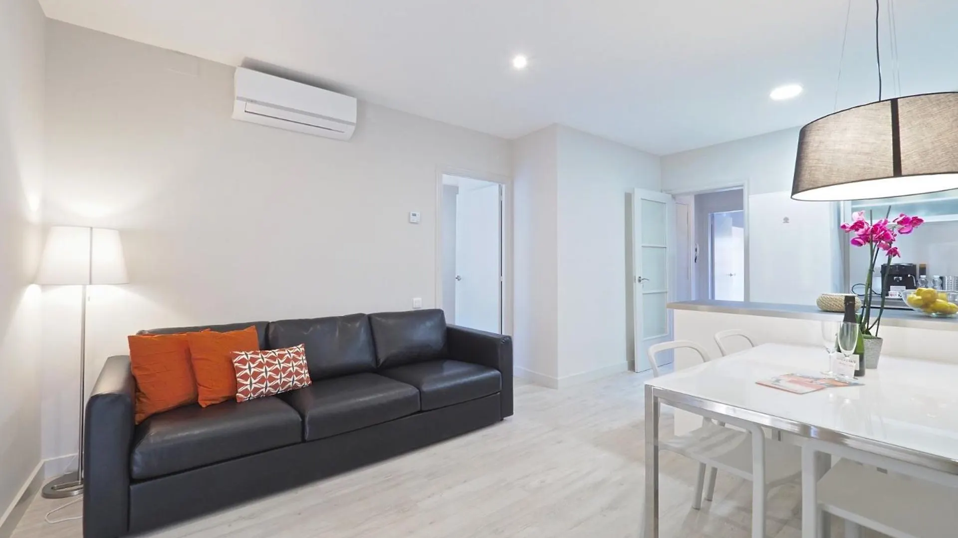 Urban Town Suites IV Barcelona Spanien